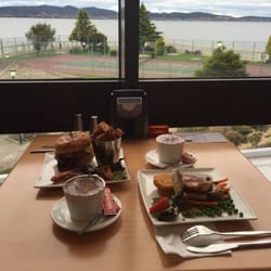 Riverview Snacks - Nice view