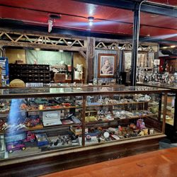 Rusty Relics Vintage & Antiques - Visit 16,000 square feet with over 100 vendors.  All vendors are their own small business.  Support small business while treasure hunting.