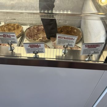 McConnell's Fine Ice Creams - Ice Cream & Frozen Yogurt Near Me - Studio City, California