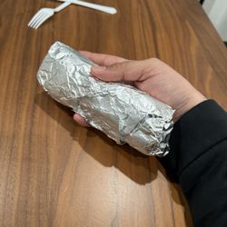 El Rinconcito - This is the sz of their $10 breakfast burrito.