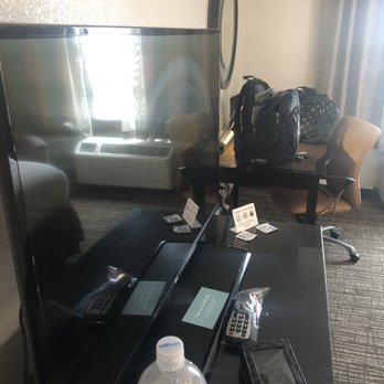 Crowne Plaza Memphis Downtown - Smeared all over the TV - Hotels Near Me - Memphis, Tennessee