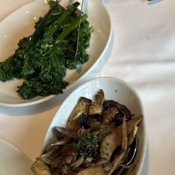 Del Frisco's Double Eagle Steakhouse - Family style side mushrooms and broccolini - Steakhouses Near Me - Houston, Texas Del Frisco's Double Eagle Steakhouse - Family style side mushrooms and broccolini - Steakhouses Near Me - Houston, Texas