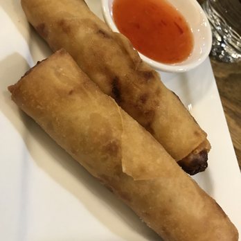 Momo Mee - Crispy spring roll - Pan Asian Near Me - Milwaukee, Wisconsin