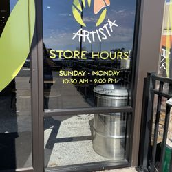 Pizza Artista - Only Sunday and Monday?