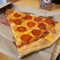 Benny Leone’s - Pepperoni Slice
