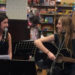 Mike's Guitar World - Acoustic Events