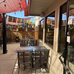 Fish & Chips North Main - Patio seating