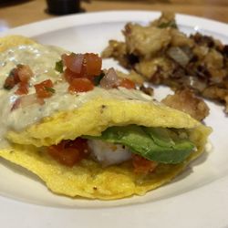 Day Y Noche - Camarones omelet