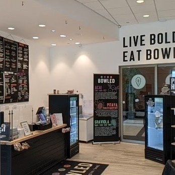 Bowled - Spacious, but poor use of available space. - Acai Bowls Near Me - Scotia, New York