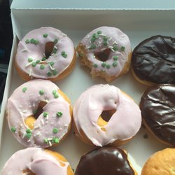 Dunkin' - Clover sprinkled doughnuts