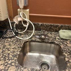 Silver Moon Inn - Wires and water