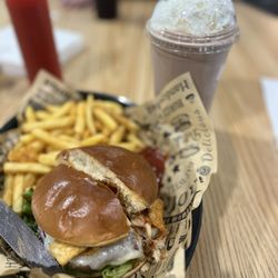 Duke's Sweet's and Treat's - BBQ Munch Burger