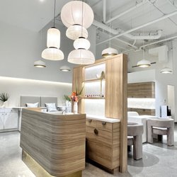 Walea by Salon Glitter - New Kakaako location! Penty of parking. Now offers massage service too!