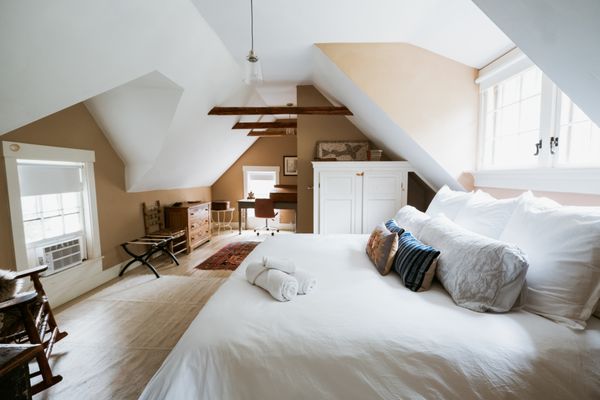 Three Sisters Farm by null