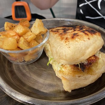 Annette - Sausage and English muffin sandwich with roast potatoes - Wine Bars Near Me - Aurora, Colorado Annette - Sausage and English muffin sandwich with roast potatoes - Wine Bars Near Me - Aurora, Colorado