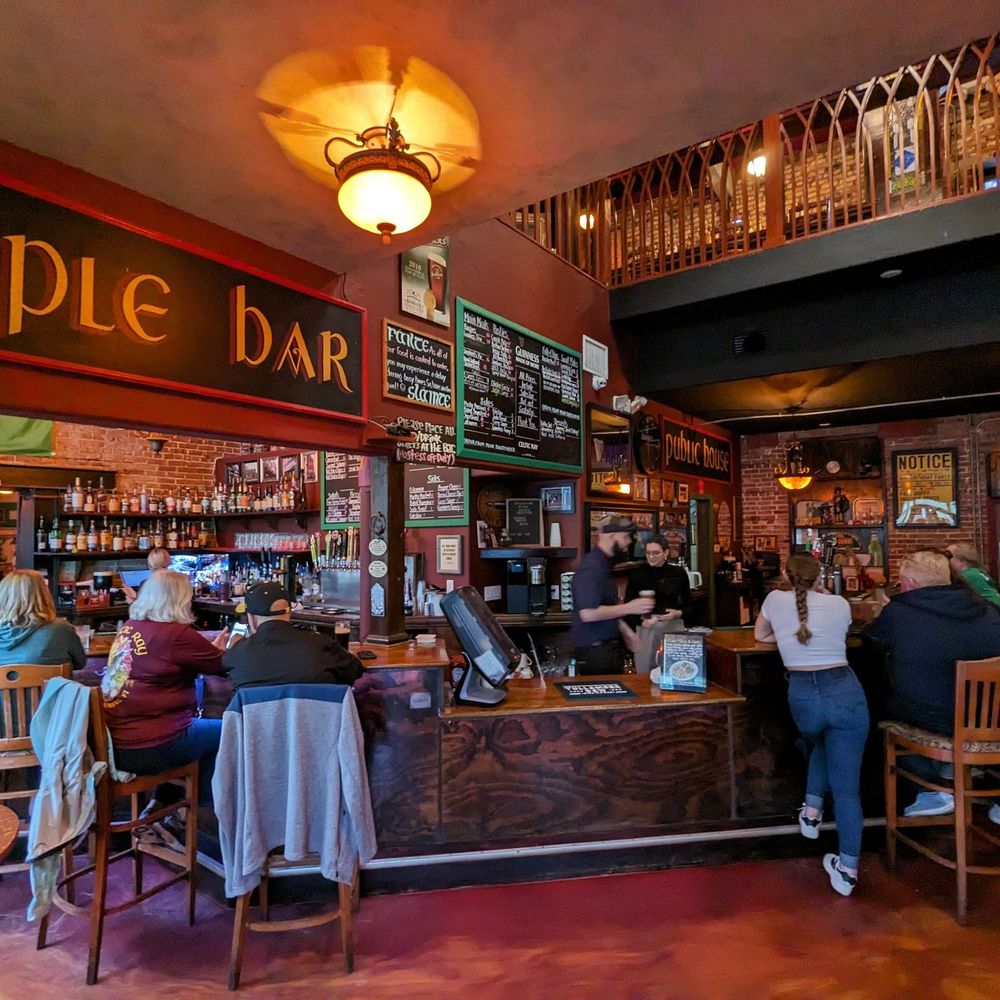Celtic Ray Irish Pub - people sitting at the bar - Irish Near Me - Punta Gorda, Florida Celtic Ray Irish Pub - people sitting at the bar - Irish Near Me - Punta Gorda, Florida
