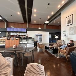 Bagels By the Sea - Dining area