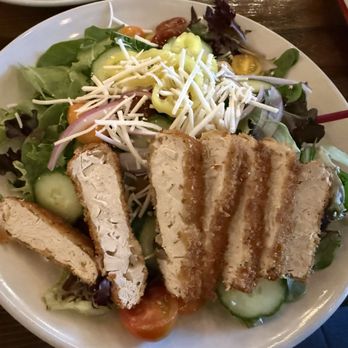 Tarantino's Vegan - Salad with added Crispy Chick'n - Vegan Near Me - Las Vegas, Nevada Tarantino's Vegan - Salad with added Crispy Chick'n - Vegan Near Me - Las Vegas, Nevada