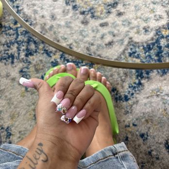 Sojourn De Nails - Nail Salons Near Me - Houston, Texas