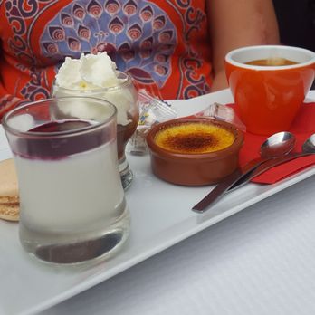 Le Vin Coeur - Expresso, mini creme brulee, macaroon and the white dessert is some kind of yougurt cheese drink... - French Near Me - Paris, 75