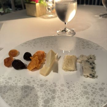 La Mer - Chariot de Fromage - French Near Me - Honolulu, Hawaii La Mer - Chariot de Fromage - French Near Me - Honolulu, Hawaii
