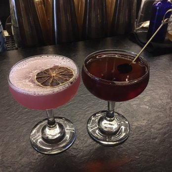 Dead Line - Cosmopolitan & Manhattan - Cocktail Bars Near Me - Seattle, Washington
