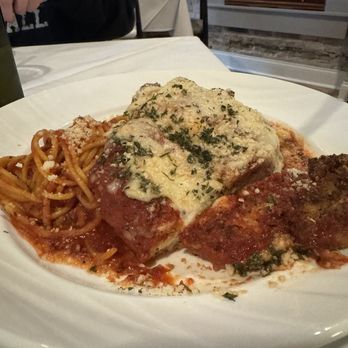 Vallozzi's - Chicken Parm best entree at our table. - Italian Near Me - Versailles, Kentucky