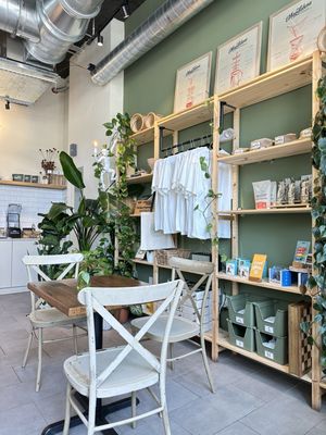 Magdalena Coffee & Houseplants by null