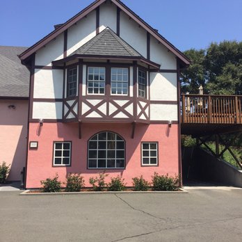 Schug Winery - Wineries Near Me - Sonoma, California