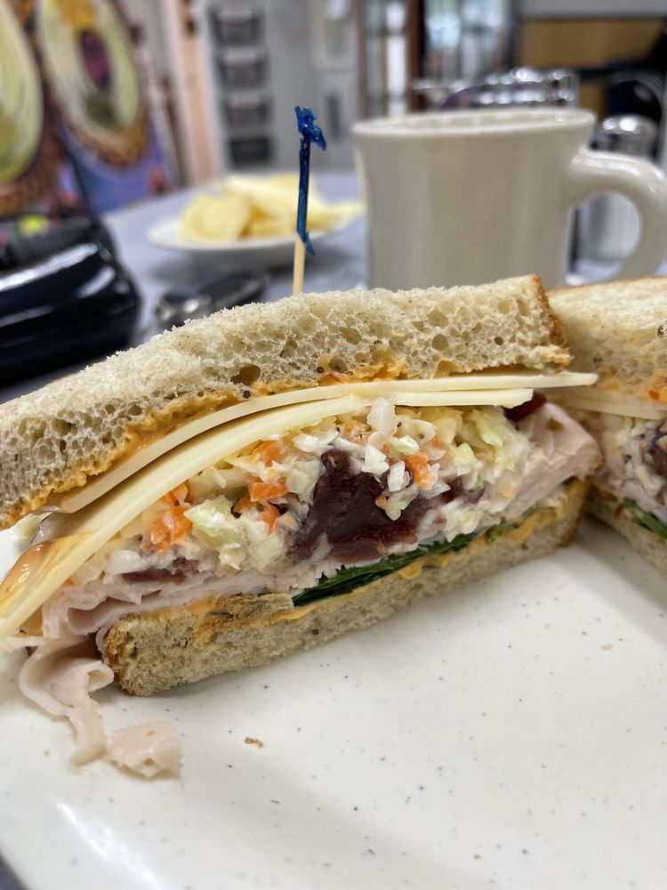 VILLAGE DINER Updated October 2024 14 Photos & 60 Reviews 22