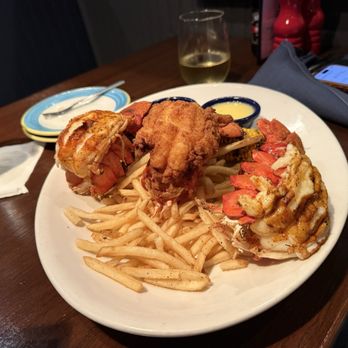 Ford's Fish Shack - Ashburn - Billy's Lobstah Tails - Seafood Near Me - Ashburn, Virginia