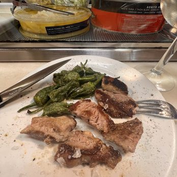 El Xampanyet - Iberian pork and grilled pepper. - Tapas Bars Near Me - Barcelona, B El Xampanyet - Iberian pork and grilled pepper. - Tapas Bars Near Me - Barcelona, B