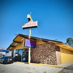 El Rancho Liquors - Exterior 2025