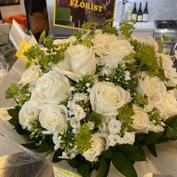 Jean-Pascal Florist - White roses Anniversary bouquet - Florists Near Me - Beverly Hills, California