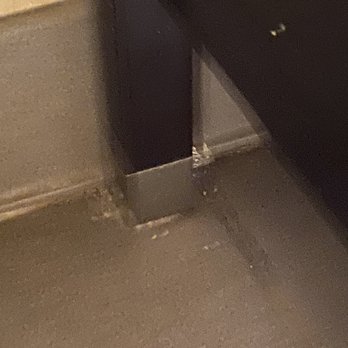Comfort Suites - Trash on floor - Hotels Near Me - Clackamas, Oregon