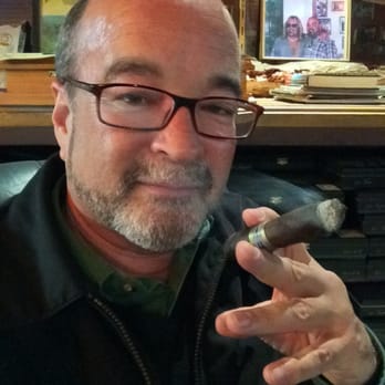 Don Leoncio Cigar Bar - Flores y Rodriguez Tamboril (nice Maduro) - Cigar Bars Near Me - New Orleans, Louisiana