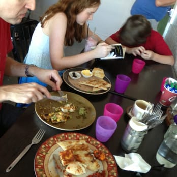 Hansell & Gretel - Eating brekky - Coffee & Tea Near Me - Gaythorne, QLD