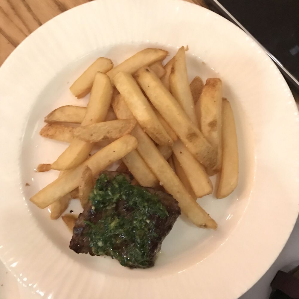 22 Square Restaurant - Skirt steak with fries. - American Near Me - Savannah, Georgia 22 Square Restaurant - Skirt steak with fries. - American Near Me - Savannah, Georgia