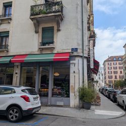 Les 5 Portes