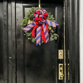 George's Market and Nursery - Handmade Christmas Wreath - Nurseries & Gardening Near Me - Latham, New York George's Market and Nursery - Handmade Christmas Wreath - Nurseries & Gardening Near Me - Latham, New York