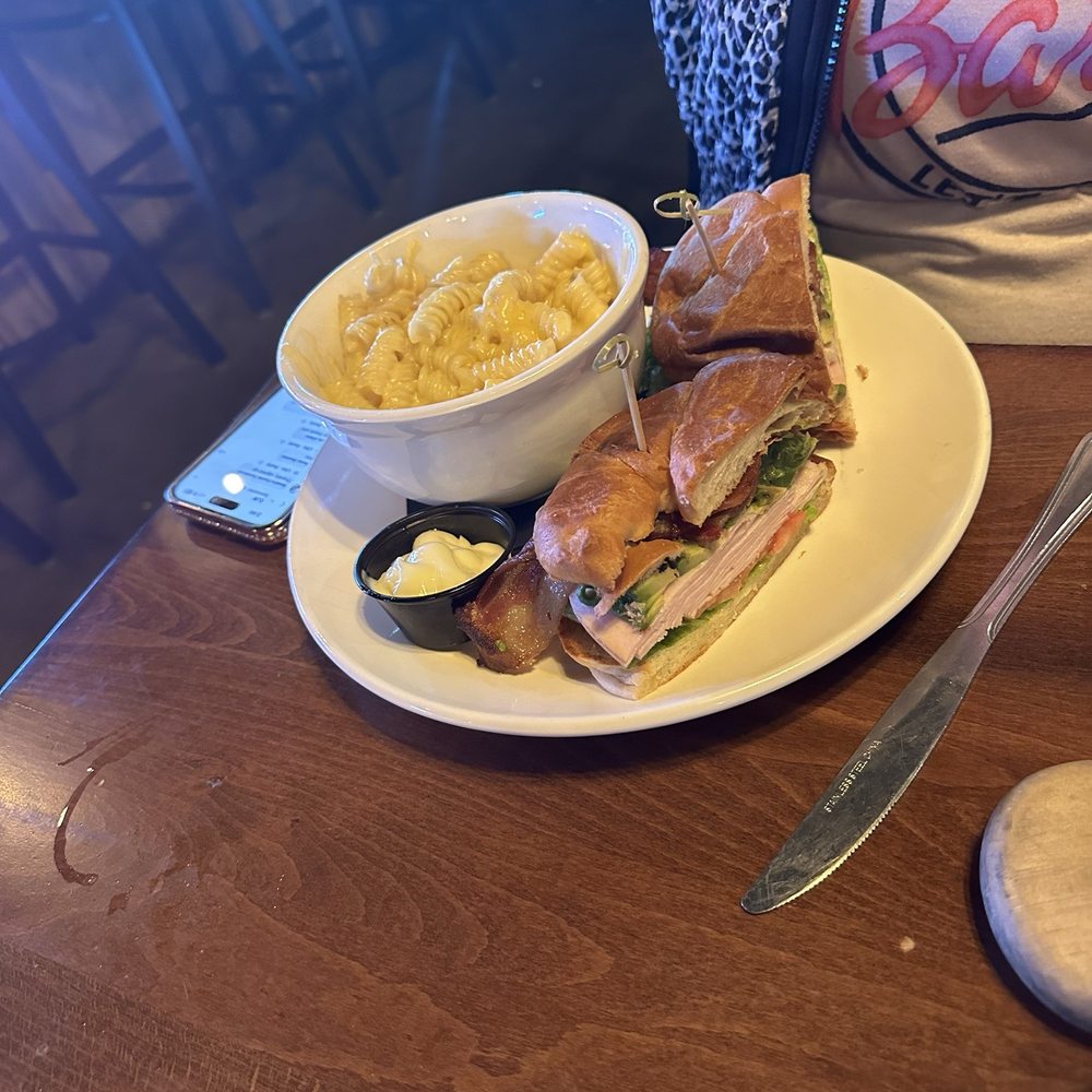 Wine Ranch Grill & Cellars - BLTA Croissant w/ Mac n cheese - American Near Me - Murrieta, California