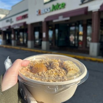 Robeks Fresh Juices & Smoothies - Nutty Açai bowl. Açai, banana, strawberries, PB, Papaya juice, granola, bee pollen, raw honey - Juice Bars & Smoothies Near Me - Westlake, Ohio Robeks Fresh Juices & Smoothies - Nutty Açai bowl. Açai, banana, strawberries, PB, Papaya juice, granola, bee pollen, raw honey - Juice Bars & Smoothies Near Me - Westlake, Ohio