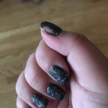 Queen Nails - Nails chipped or are chipping, bubbly nail polish, poor polish application job. Look at my pinky, also chipping. - Nail Salons Near Me - Chicago, Illinois Queen Nails - Nails chipped or are chipping, bubbly nail polish, poor polish application job. Look at my pinky, also chipping. - Nail Salons Near Me - Chicago, Illinois