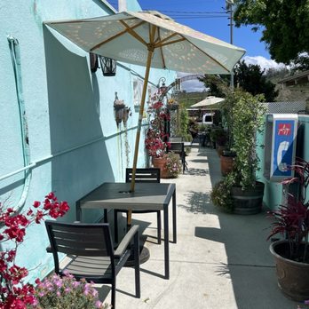 Somis Cafe & Market - 2026 March - Somis Cafe side patio and walkway going to the front door - Mexican Near Me - Somis, California
