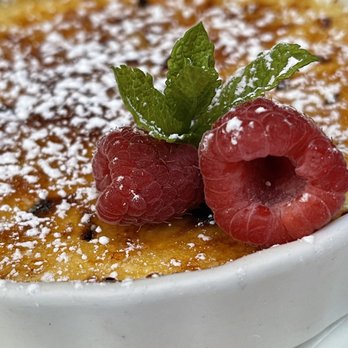 Zookers Restaurant - Creme brûlée - American Near Me - Carpinteria, California Zookers Restaurant - Creme brûlée - American Near Me - Carpinteria, California