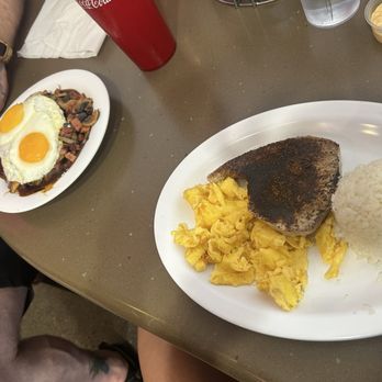 Eggs 'n Things - Waikiki Beach Eggspress - Fresh Ahi & Eggs Traditional Loco - Breakfast & Brunch Near Me - Honolulu, Hawaii Eggs 'n Things - Waikiki Beach Eggspress - Fresh Ahi & Eggs Traditional Loco - Breakfast & Brunch Near Me - Honolulu, Hawaii