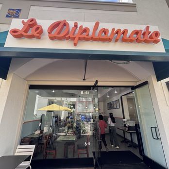 Le Diplomate Cafe - Bakeries Near Me - Irvine, California
