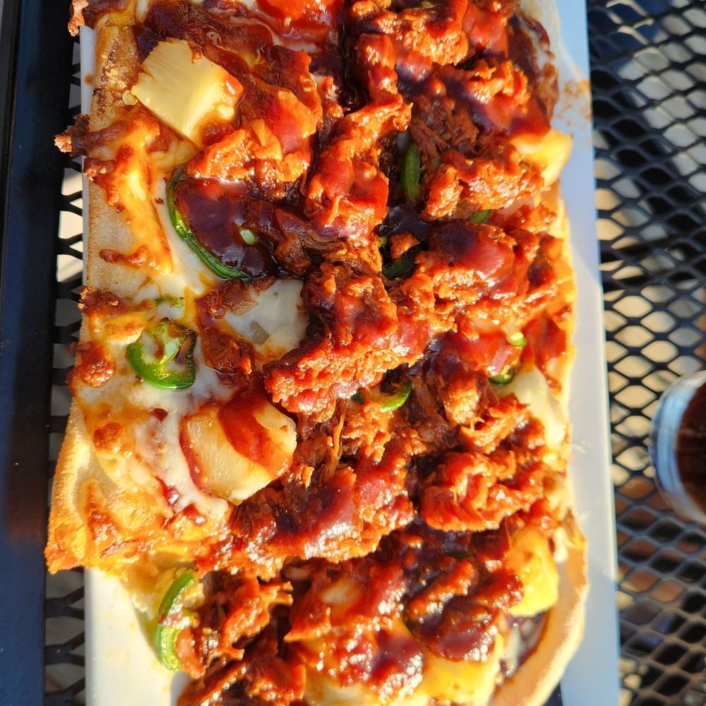 Pulled pork pineapple flat bread Pulled pork pineapple flat bread