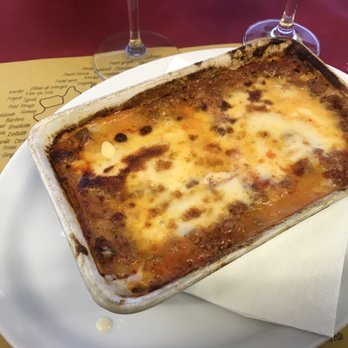 BAR RED AND White - Individual lasagna - Bars Near Me - Tremezzo, LC