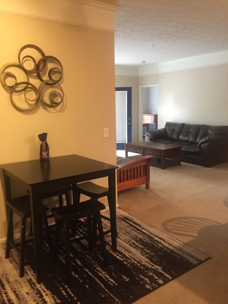 CAPSTONE QUARTERS Updated September 2024 10 Reviews 1901 N